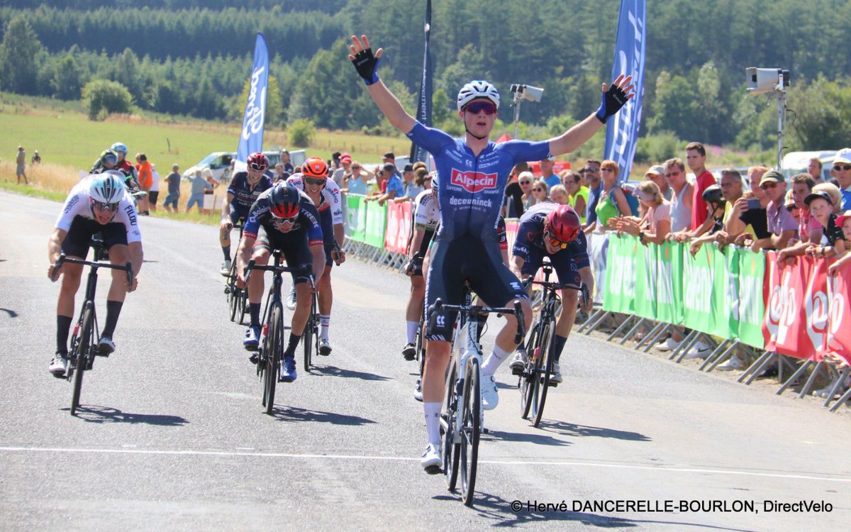 Toon Vandebosch wins the opening stage of Ronde van Namen and now leads in overall, sprint and mountain classifications! ✌️

Congrats to our development team!