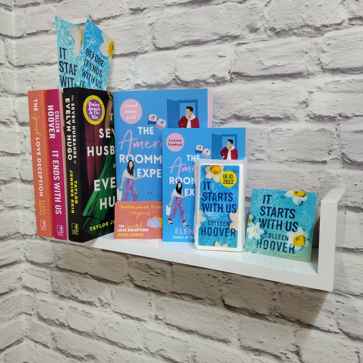 BookMinxSJV's tweet photo. Devo'd to have missed the FANTASTIC Waterstones #BookTokFest at Piccadilly today? FEAR NOT MY FRIENDS! I've squirrelled away one very special @TeamBATC VIP exclusive merch bundle to giveaway. Simply RT&amp;Follow by noon 11/8, first name out of my Big Hat of Chance at noon will #win! https://t.co/QyzckmIfZ1