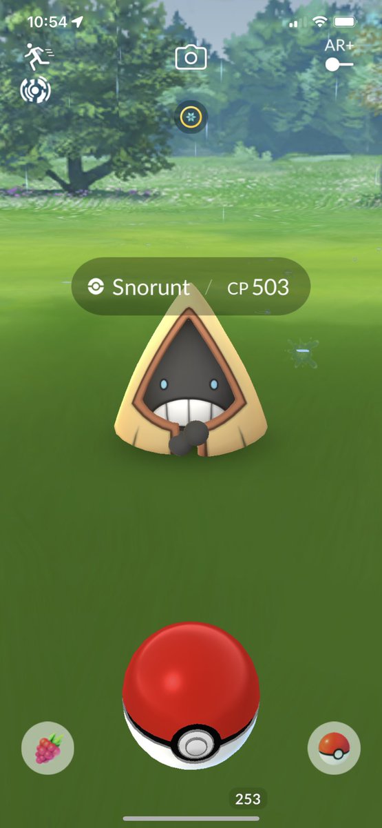 no445566's tweet photo. It’s almost 80° I think he’s lost lol #Snorunt #LostPokemon #TooHotForYou #PokemonGO #PoGO https://t.co/rWSiLRhThn