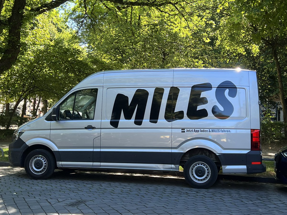AnnieMuc's tweet photo. Autos können gerade in der Innenstadt nicht weiter die Hauptbesetzer des öffentlichen Raums sein. Dazu braucht es aber gute Alternativen und ein Mitnehmen der Bürger*innen durch gute Beteiligung. @barbara_hartje @RolandHefter @wortesuchen #AndreasSchuster @RathausSPD https://t.co/rmZPrPfiua