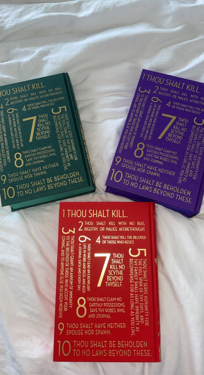 mandyizzm_x's tweet photo. Tell me you love @FairyLoot SE’s without telling me you love FL’s special editions 🥹🤌🏼🤍 https://t.co/5Z2nIm7TPy