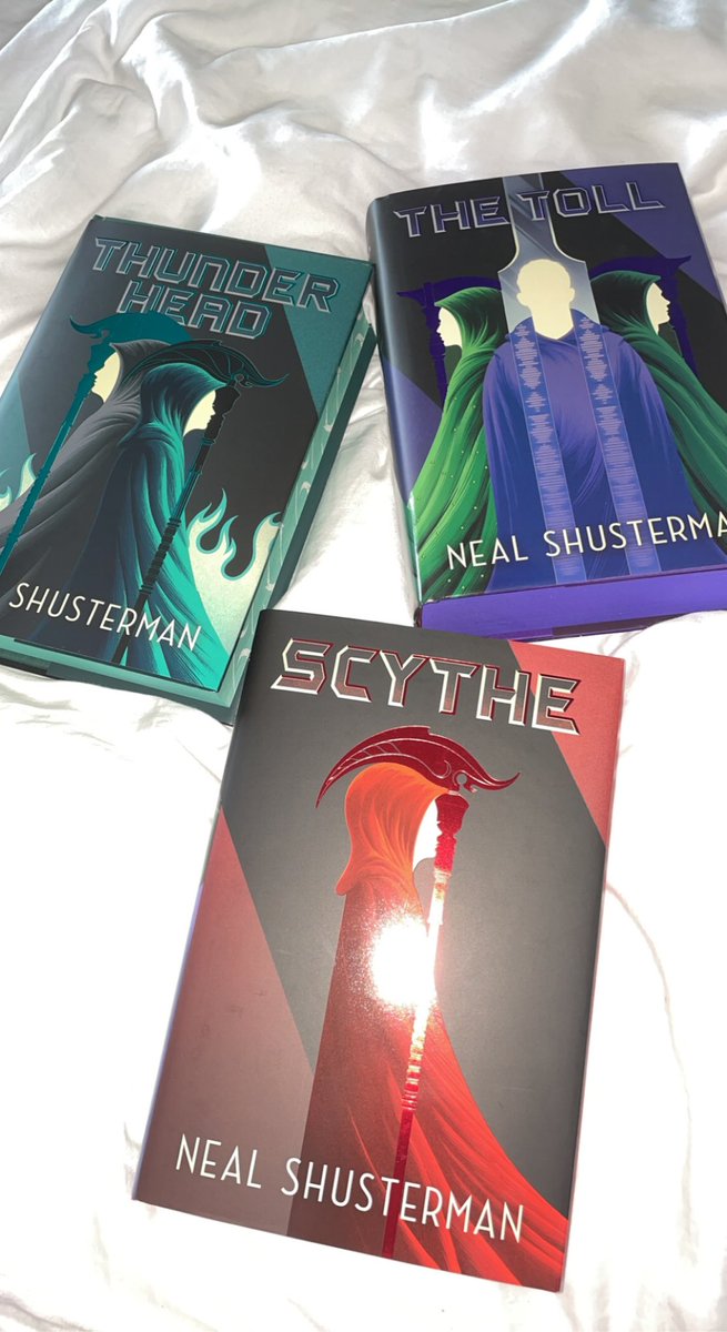 mandyizzm_x's tweet photo. Tell me you love @FairyLoot SE’s without telling me you love FL’s special editions 🥹🤌🏼🤍 https://t.co/5Z2nIm7TPy