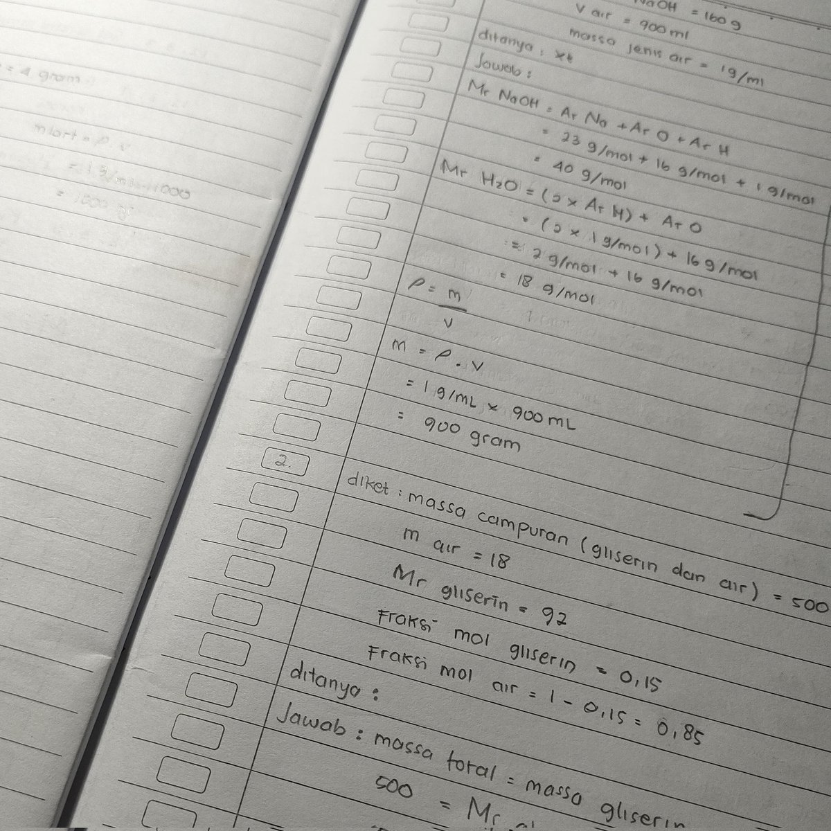 studfie's tweet image. — ✰ study progress !!  ۰ ་ ⋆
            ꒰ 03/08/22 ꒱

hari ini belajar kimia aja karna besok uh kimia😵‍💫 tadi sibuk ngurus ekskul jadi ga sempet ngelakuin hal lain☹️