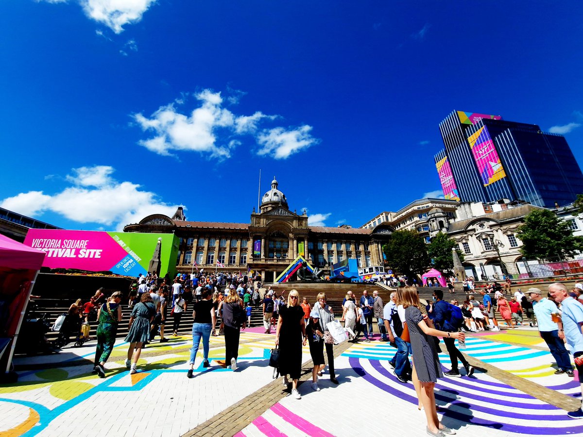 Bababouttown's tweet photo. Well this is pretty incredible to see....
Walking past people saying "I wouldn't think to go to Birmingham but my god its wonderful" and people shouting "Big up Brum" and all I can heat is constant praise for this City and I'm absolutely loving it. About bloody time. https://t.co/f4UzSdurbF