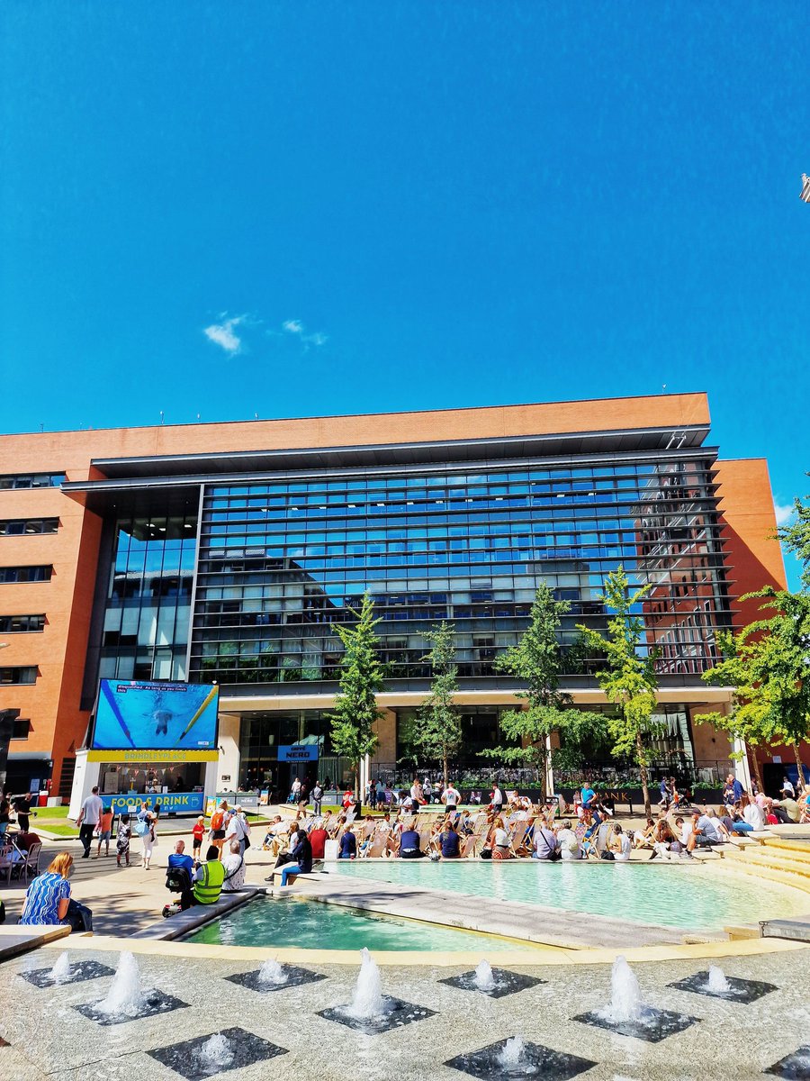 Well this is pretty incredible to see....
Walking past people saying "I wouldn't think to go to Birmingham but my god its wonderful" and people shouting "Big up Brum" and all I can heat is constant praise for this City and I'm absolutely loving it. About bloody time.