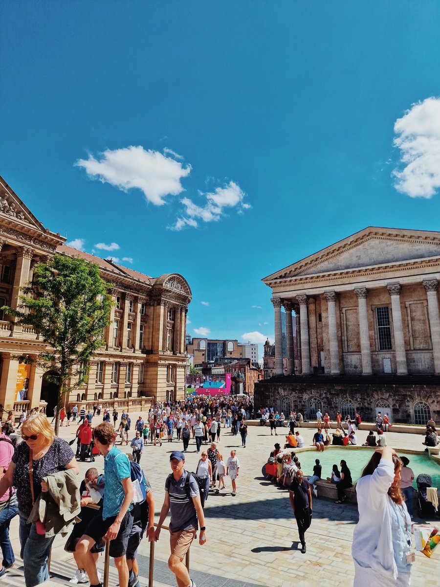 Bababouttown's tweet photo. Well this is pretty incredible to see....
Walking past people saying "I wouldn't think to go to Birmingham but my god its wonderful" and people shouting "Big up Brum" and all I can heat is constant praise for this City and I'm absolutely loving it. About bloody time. https://t.co/f4UzSdurbF