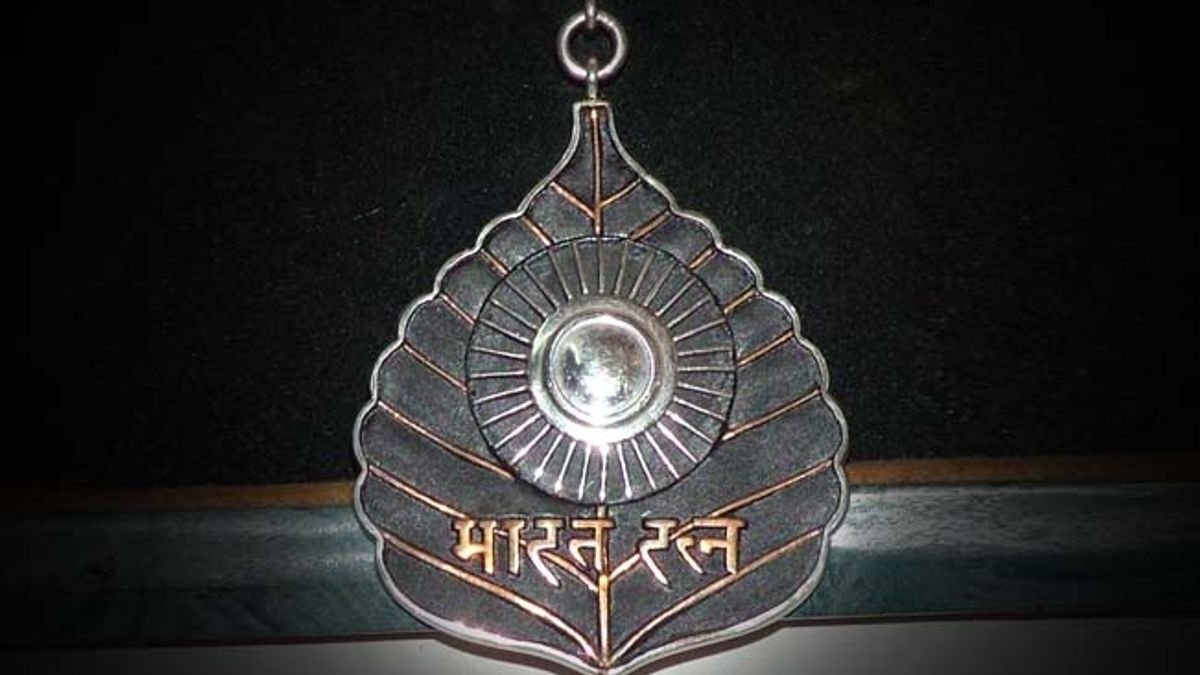 kansenclub's tweet photo. #KansenClubQUIZ

Acc. to you, who should get the next Bharat Ratna भारतरत्‍न in the Indian Classical Music and WHY? https://t.co/e84TY7UD3N