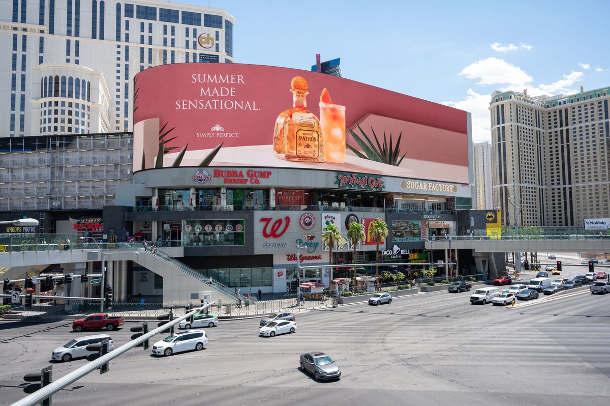 BrandedCities's tweet photo. Just like @patron, our Las Vegas Double Down is simply perfect.
#ooh #dooh #outofhome #harmoncorner #thebLVd #lasvegas #doubledown #vegas #spectacular #patron #tequila #SummerWithPatron #MakeSummerSensational #PatronTequila https://t.co/551Inu0ee6