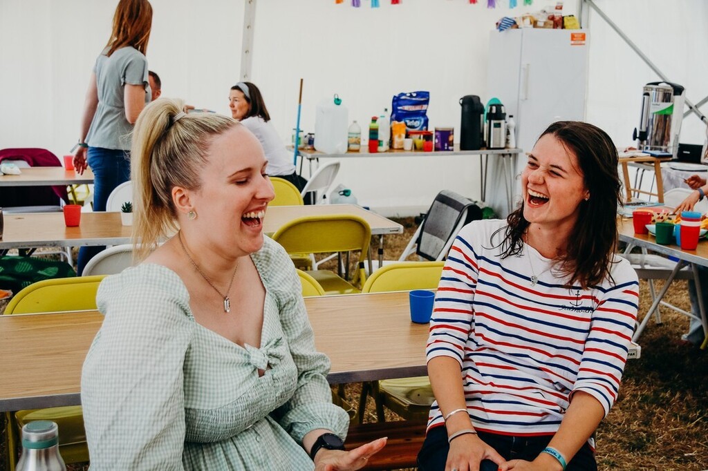 🎉 FOCUS (Part 1/3)
We had the most AMAZING time this weekend at Focus! We got together with 9,000 others from across the UK in our HTB network, to worship together, be encouraged, pray, eat food, soak up the sun (and rain) and have a great time! There were testimonies of hea…