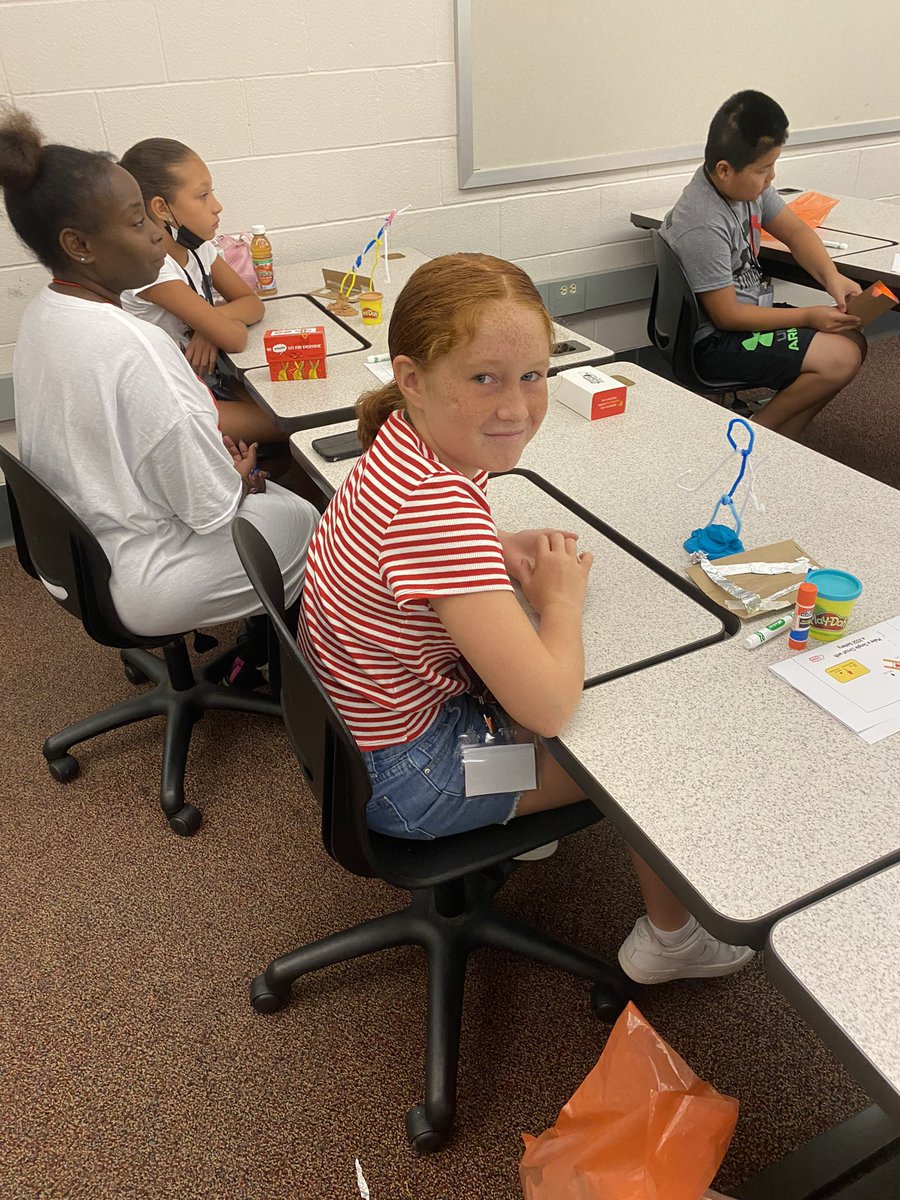 NewCastleAreaSD's tweet photo. Look at all the smiling faces at Day 2 of our #NCASDTinkerTank STEAM Camp! https://t.co/R7Uz5IkgdD