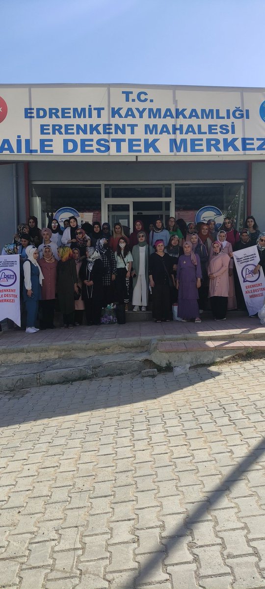 erenkentADEM_1's tweet photo. Büyükşehir Belediyesinin‘'Vanlı Kadınları Doğal Güzellikler ile Buluşturuyoruz'projesi kapsamında kadınlar tarihi ve doğal güzellikleri gezmeye devam ediyor.Bugün Akdamar Adası vardı ve ilk kez gören kadınlarımız  emeği geçenlere teşekkürlerini ilettiler.
@deryayanikashb https://t.co/dOGGQ9HRO7