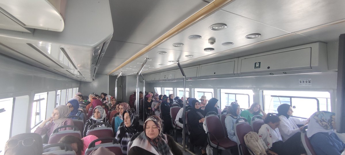 erenkentADEM_1's tweet photo. Büyükşehir Belediyesinin‘'Vanlı Kadınları Doğal Güzellikler ile Buluşturuyoruz'projesi kapsamında kadınlar tarihi ve doğal güzellikleri gezmeye devam ediyor.Bugün Akdamar Adası vardı ve ilk kez gören kadınlarımız  emeği geçenlere teşekkürlerini ilettiler.
@deryayanikashb https://t.co/dOGGQ9HRO7