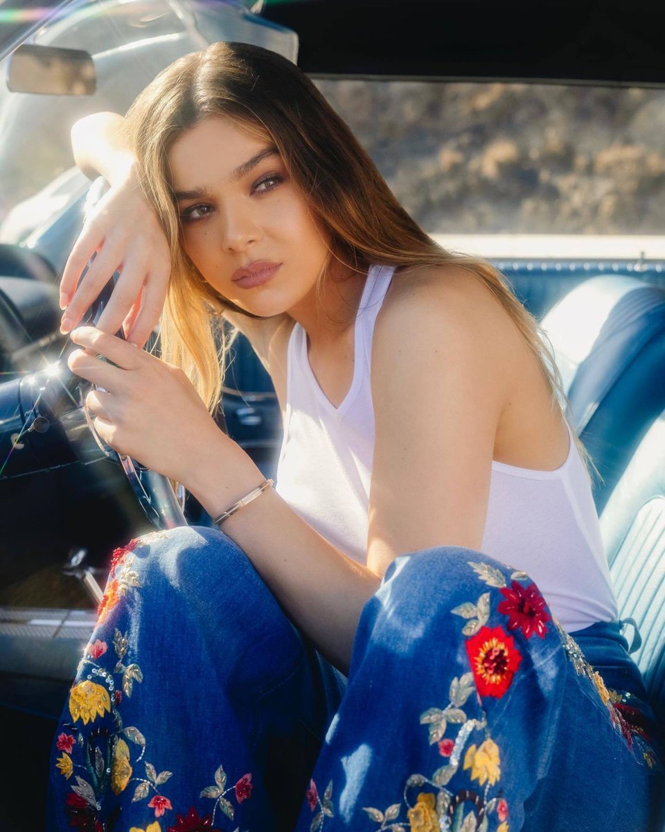 hsteinfeldar's tweet photo. 📸 Hailee Steinfeld fotografiada para su nuevo single #COAST https://t.co/yB6DzUoYZr