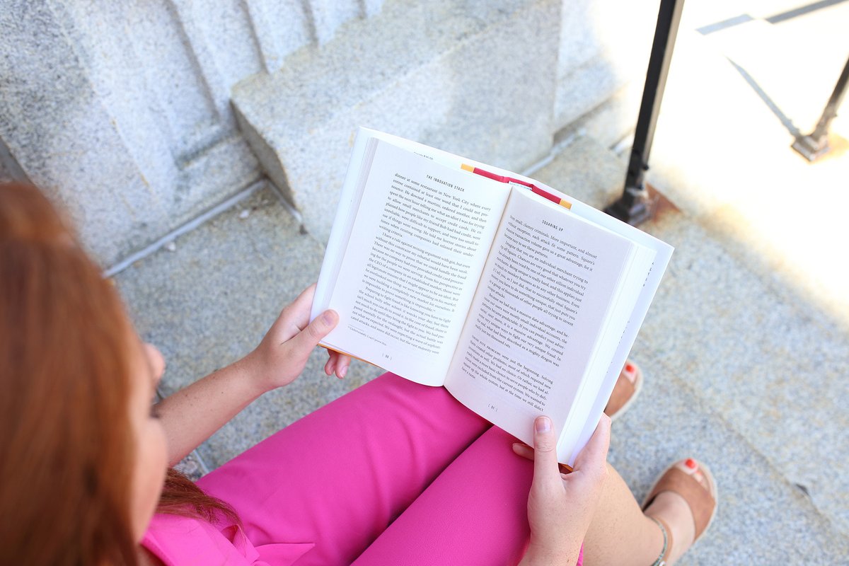 2000F's tweet image. It’s so exciting to see all of you reading the #InnovationStack. If you haven’t read it yet, add it to your list! Visit the link today to purchase a copy ↗️amzn.to/3doR5Ut