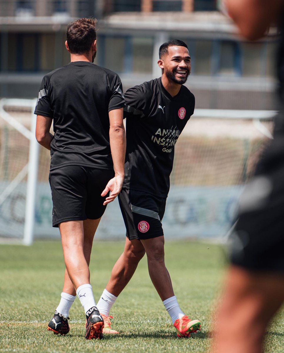 GironaFC's tweet photo. 😁 @YangelHerrera8 https://t.co/rTDIEgEZUB