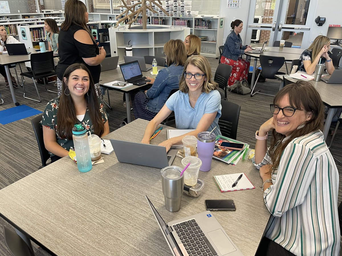 tyree_amber's tweet photo. Our teachers are the Best!! #rockwalllearns #bestschoolever @IloveRISD @rockwallschools https://t.co/TR3BakGxJU