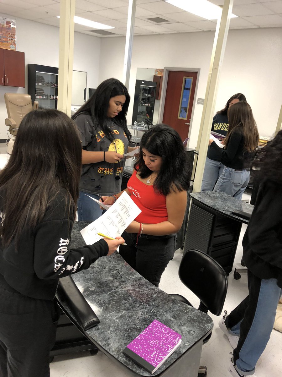 Esthetics I students getting to know each other using Cosmetology Bingo #TeamSISD #ELEVATE 💄📚💅