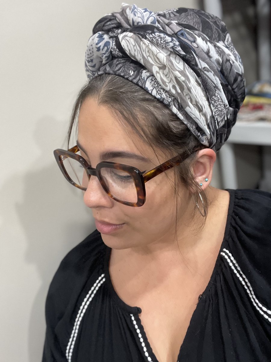 Wrapunzelstore's tweet photo. Ita's got on the Can't Catch Me Scarf in Grey 🖤
What's YOUR favorite color Can't Catch Me Scarf?
https://t.co/idS2trixCr
#CantCatchMe #Wrapunzel #SummerScarves #Headwrapping https://t.co/T1lFmgKd6L
