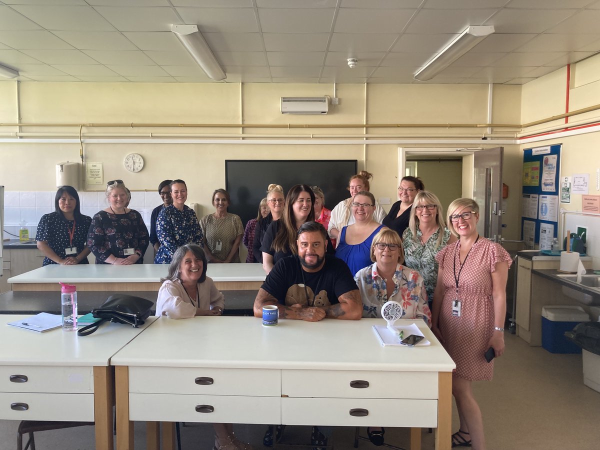 sreddy100's tweet photo. Great catch up today with our Liverpool in Work Team, they are doing amazing work supporting people into employment and dealing with barriers, its life changing stuff 👏👏😀. Encourage any agencies working with people needing this support to contact:
 https://t.co/3Fn11xa4t9 https://t.co/RS2lqIoVVh