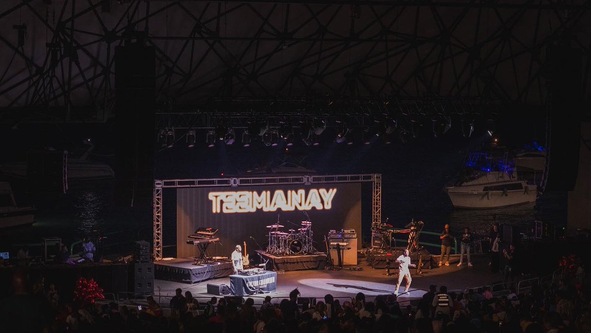 DjAnarchyRMX's tweet photo. It was truly a memorable experience opening for @burnaboy with my bro @Teemanay in Detroit💯🤘🏾
Shout out @THEYAMS @GRUNGECAKE
#burnaboy #teemanay #djanarchy #afrobeats #detroit #trini #africa #lastlast #shayo https://t.co/eNB7tbTIzE