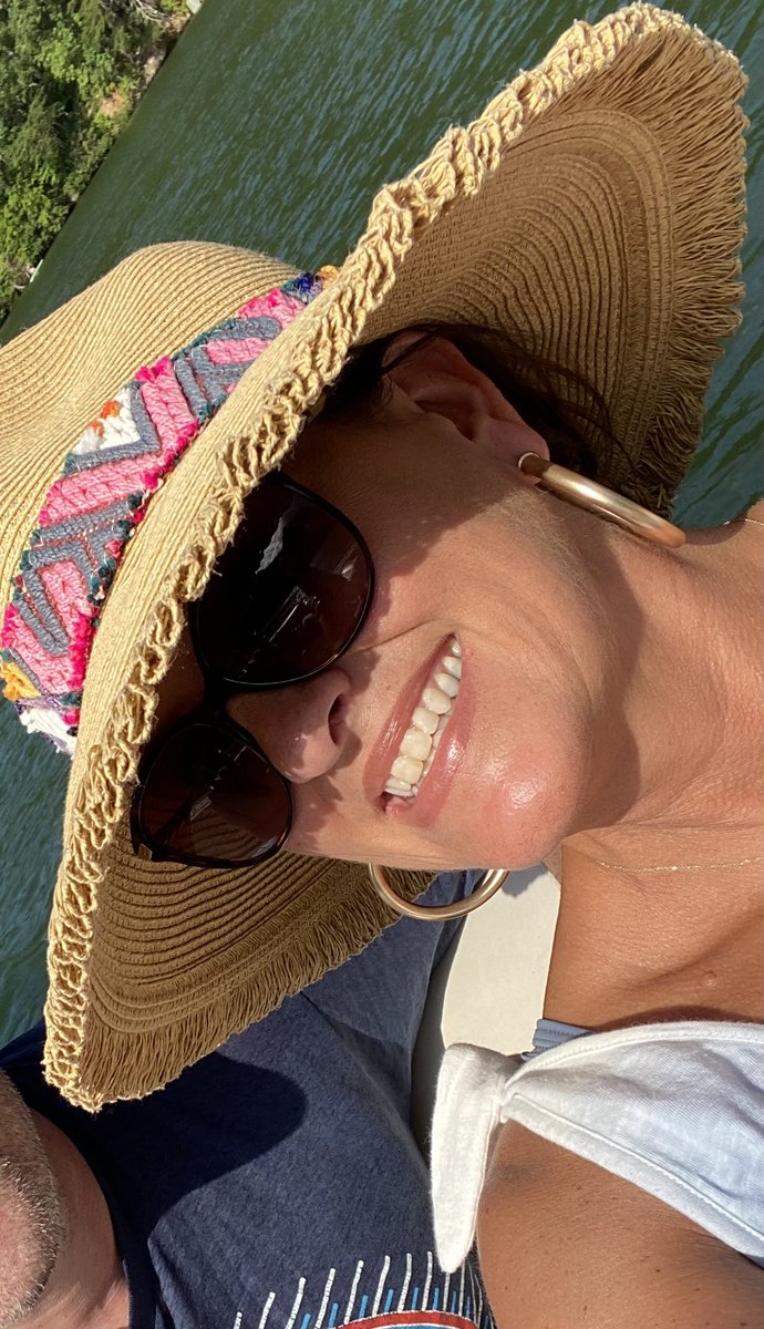 BMES selfie challenge! #BMESTigers #travelselfie #summerselfiechallenge <a href="/COBW2216/">Corine O. B. Warren</a> <a href="/ahefner01/">Amanda Hefner</a>