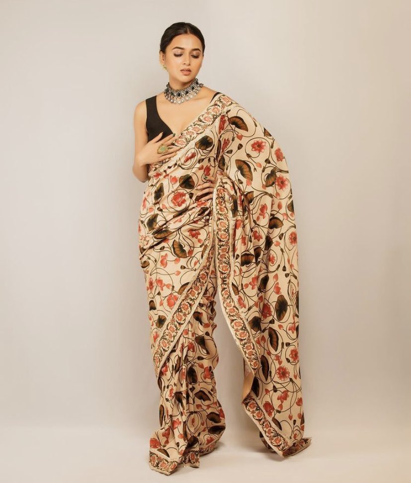 findrumel's tweet photo. #TejasswiPrakash gorgeous photos !!✨❤️‍🔥

#TejaTroops #TejRan #Tejasswians #Pratha #Naagin6 #Tejasswi #Youthistaan https://t.co/obBkMV2bjx