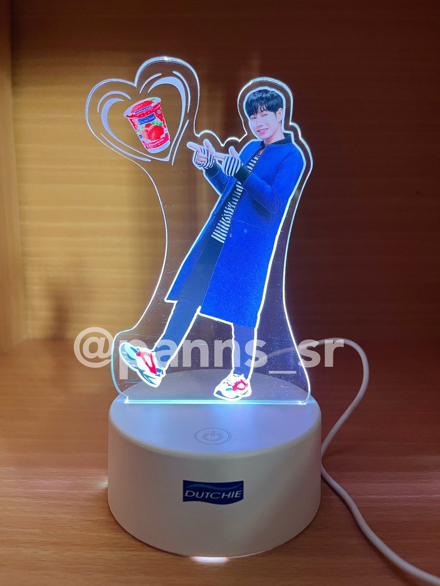 panns_sr's tweet photo. ส่งต่อสแตนดี้ LED (ได้จากดัชชี่ ไม่เคยใช้งาน) ราคารวมส่ง 400 บาท สนใจเด็มมาได้นะคะ

#ตลาดนุช #เป๊กผลิตโชค https://t.co/SQEujir3pG