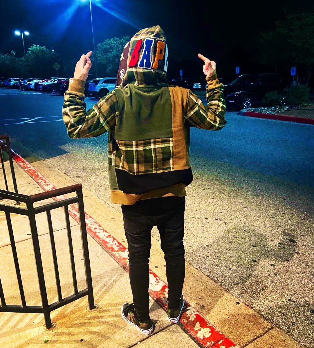 j_low6669's tweet photo. #abathingape #bape https://t.co/Ekr5u4I5GF