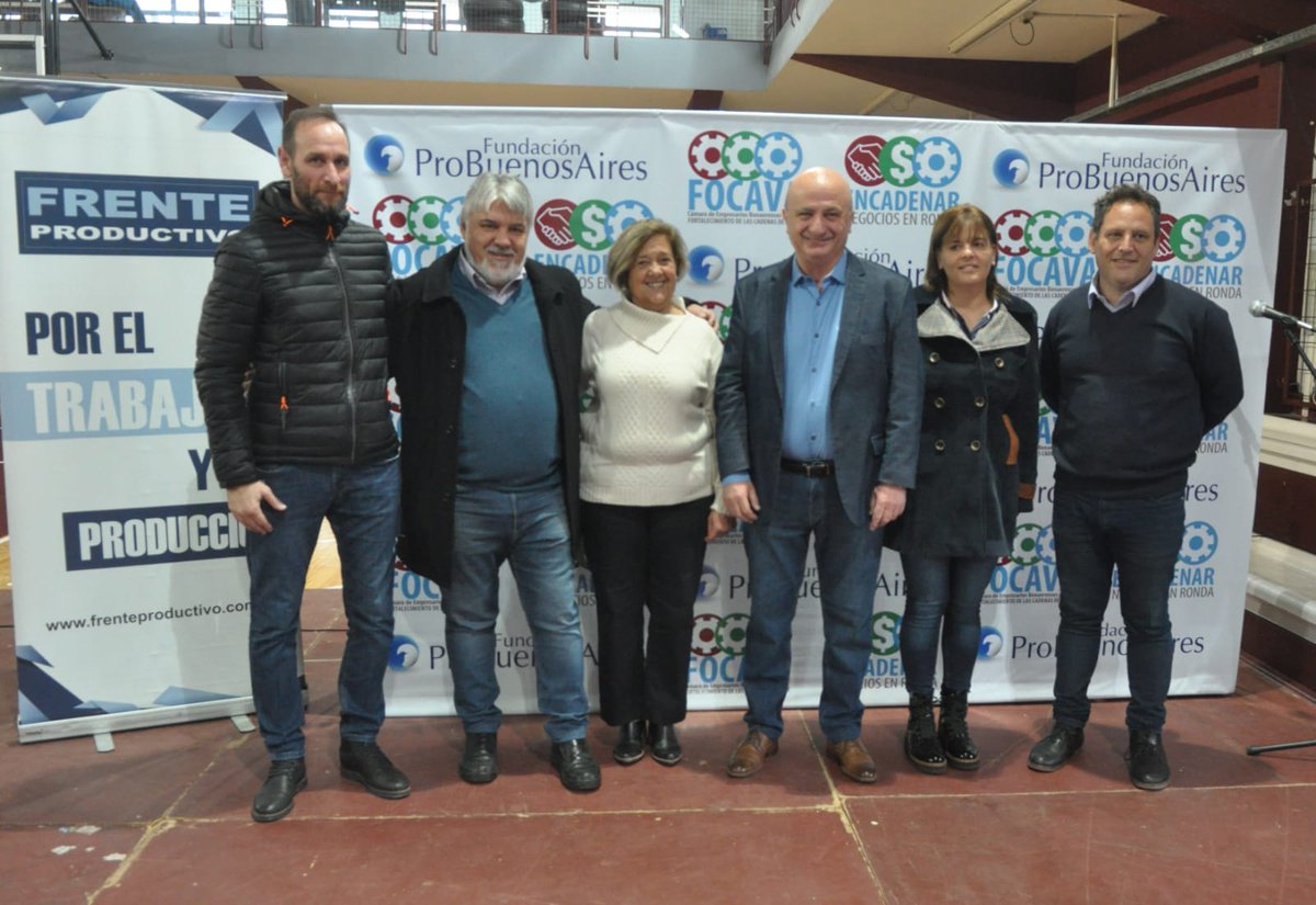 FrenteProdLanus's tweet photo. Un éxito la Ronda Negocios que organizamos con @Encadenar1  Más de 120 inscriptos, más de 500 reuniones de negocios 
Gracias @AySA_Oficial y @BancoNacion por participar recibiendo proveedores pymes. Gracias @RussoNicolasOk por gestión del Club Lanús, marco perfecto para el evento https://t.co/GYiXgDAEhf