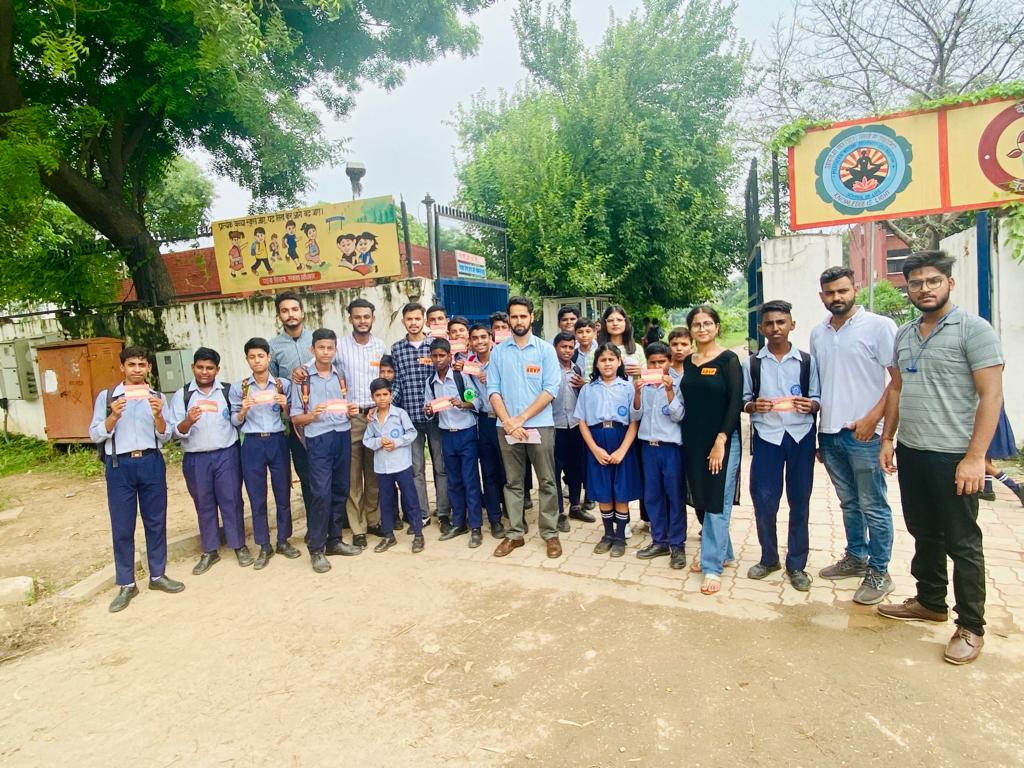 iVishal_Verma's tweet photo. Day 1 of #SchoolMembershipDrive by Karyakarta's of ABVP Chandigarh Mahanagar.. https://t.co/Smc7PCTXOx
