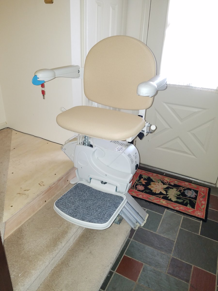 There's no such thing as too small of a task. 
 Whether you need a lift for 3 stairs or 300 stairs, we have you covered! 
Are you located in Connecticut and want to schedule a free evaluation? Call us @ 860-761-0008 
-
-
#stairlift #homeaccessibility #uplifts #connecticut