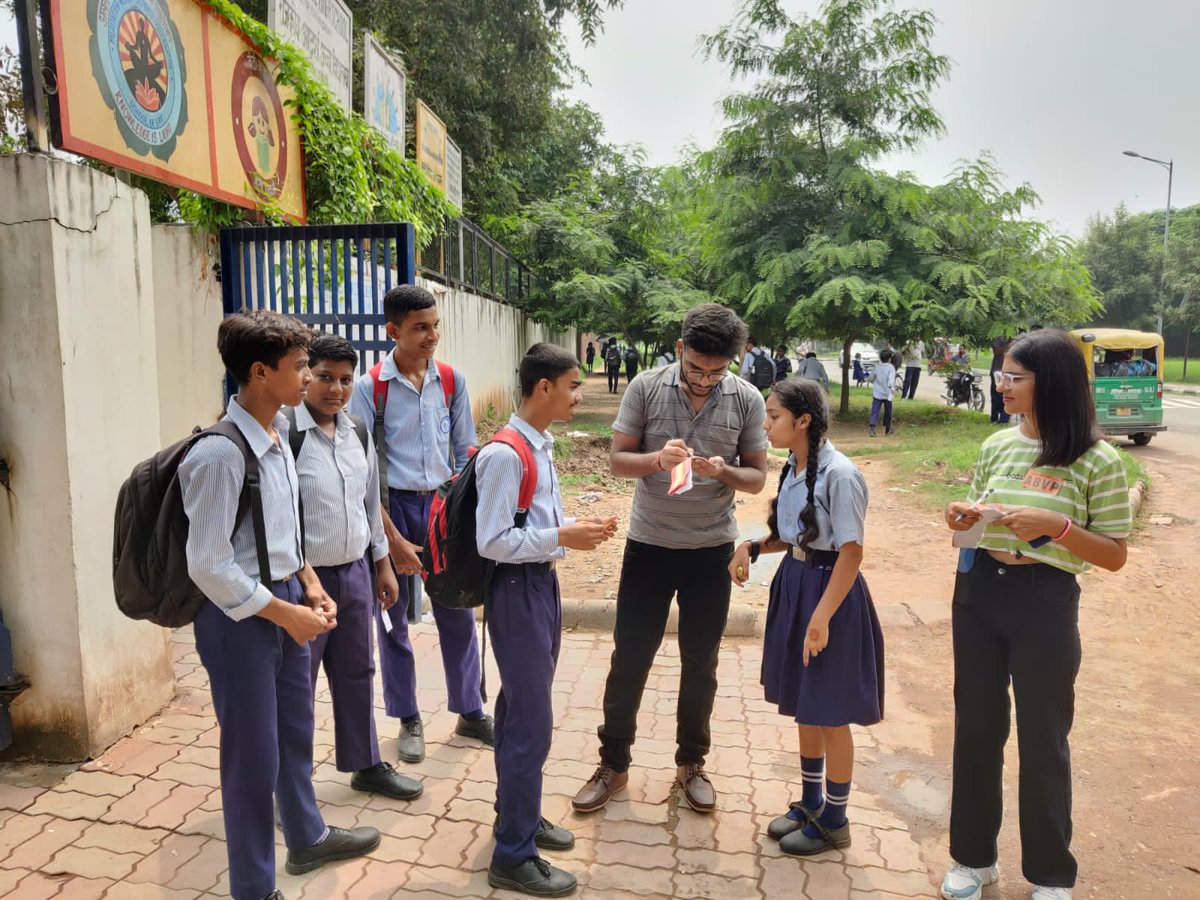 iVishal_Verma's tweet photo. Day 1 of #SchoolMembershipDrive by Karyakarta's of ABVP Chandigarh Mahanagar.. https://t.co/Smc7PCTXOx