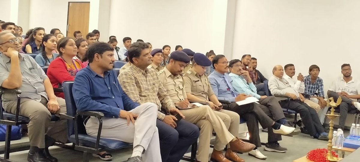 _SigmaScience's tweet photo. Mr. H. R. Damor, PSI Waghodia, Ms. V. K. Garasiya PSI, Cyber Crime and Mr. Meet Brisht, Ethical Hacker  and Cyber Advisor conducted Seminar on Cyber Crime Awareness at Sigma Group of Institutes on 03/08/2022.
#sigmainstituteofscience #knowledgeispower 
#drumeshupadhyay https://t.co/oilTGiMd1G