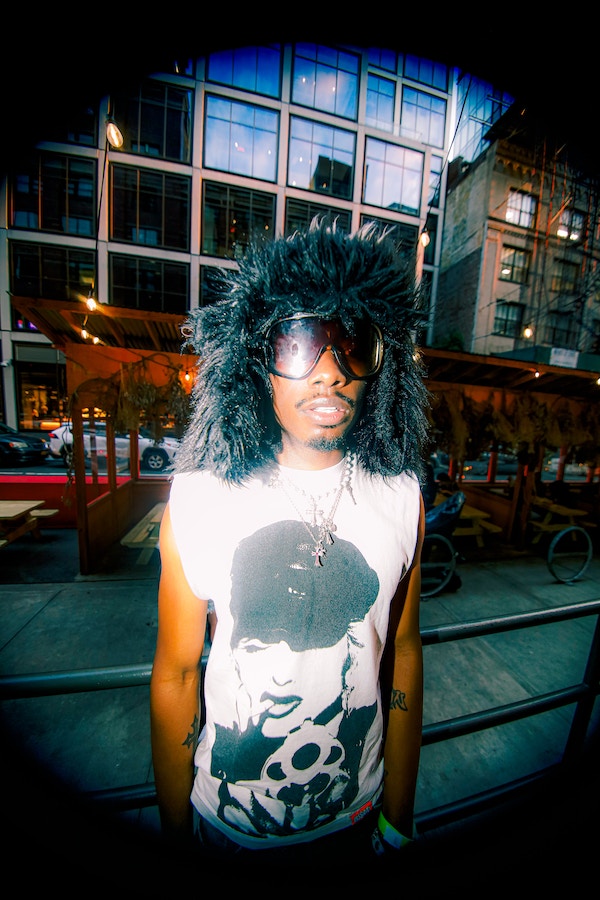 ELEVATOR_'s tweet photo. Sovren Releases Another Fire Song 'Vetements' https://t.co/TIMMzl0Eac

@sovrennn https://t.co/Q3iZTQoyrG