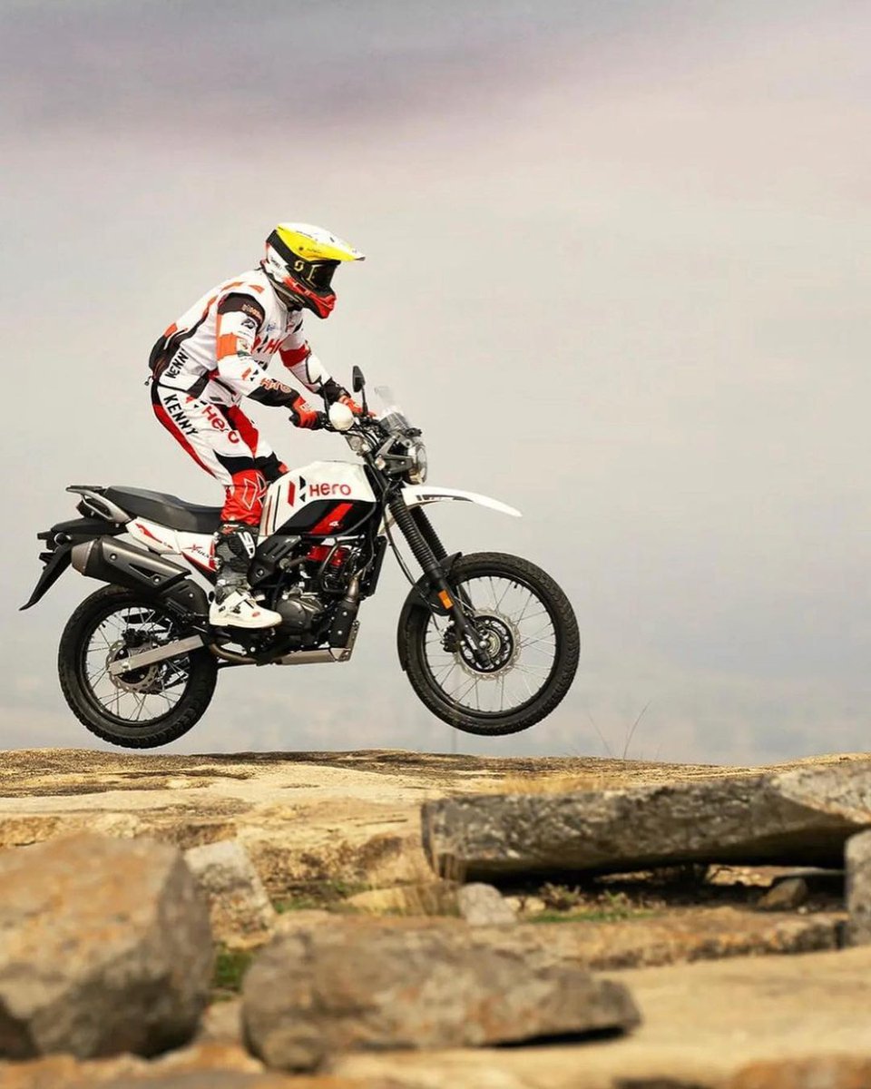motorqe's tweet photo. LAUNCHED 

@HeroMotoCorp  XPulse 200 4V Rally Edition
That gets you:
➡️ Limited-edition
➡️ Exclusive rally-code graphics
➡️ Fully adjustable suspension at both ends
➡️ Front gets 250mm travel, the rear gets 220mm
➡️ Kerb weight of 160kg

#adventure #rally #xpulse #offroad #hero https://t.co/QFNBRuzFwe