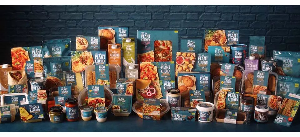 vanaheimrF's tweet photo. @redheadmuppet I do it because my wife was a model and has a very strict health and gym lifestyle. Also when we met, I was overweight. She helped me lose weight and motivated me and kept the discipline.
We use mainly #PlantKitchen from M&S and #BeyondMeat products when we go vegan. https://t.co/ICfBz0cTUW