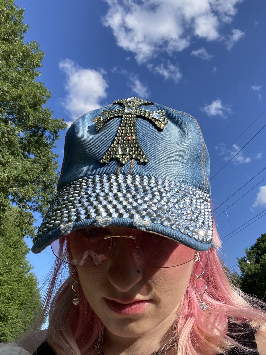 lolodottie's tweet photo. i love my cracker barrel hat https://t.co/QhBTQo07WI