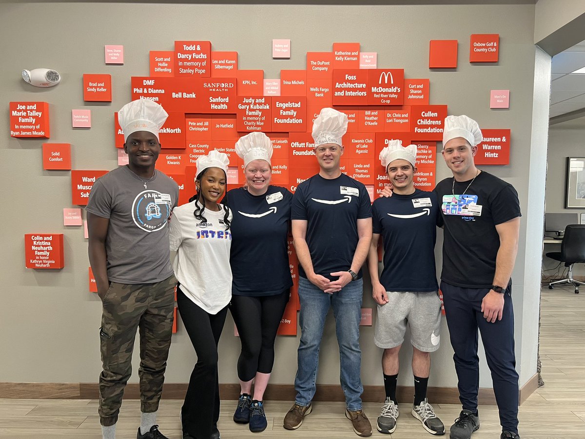 RMHCcaitlin's tweet photo. @amazon was here #deliveringsmiles ! Thank you for sharing your time and baking delicious treats for our families! #KeepingFamiliesClose @RMHCFargo 👩‍🍳🫶🏻 https://t.co/DRZKDDdTpX