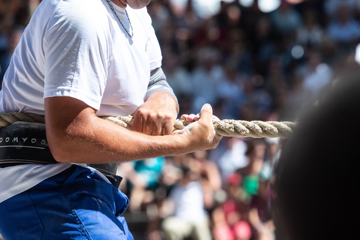 P_Basque's tweet photo. Autre tradition #enmodebasque qu'on perpétue et qu'on adore: les jeux de forces basques. 💪
On vient voir deux équipes locales se dépasser à Bidart le 05 septembre.
Pour en savoir plus 👉 https://t.co/xUiTNYWrd8
📸 ©Pierre-Alex https://t.co/7XauyRolEP