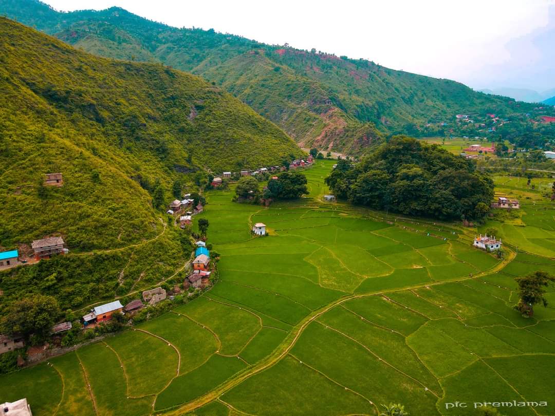 YourBal_BiR's tweet photo. मुल्कोट ( Mulkot)
#mulkotsindhuli #sunkoshi #Neturalphotography #pemlama https://t.co/IKgwpiqRCS