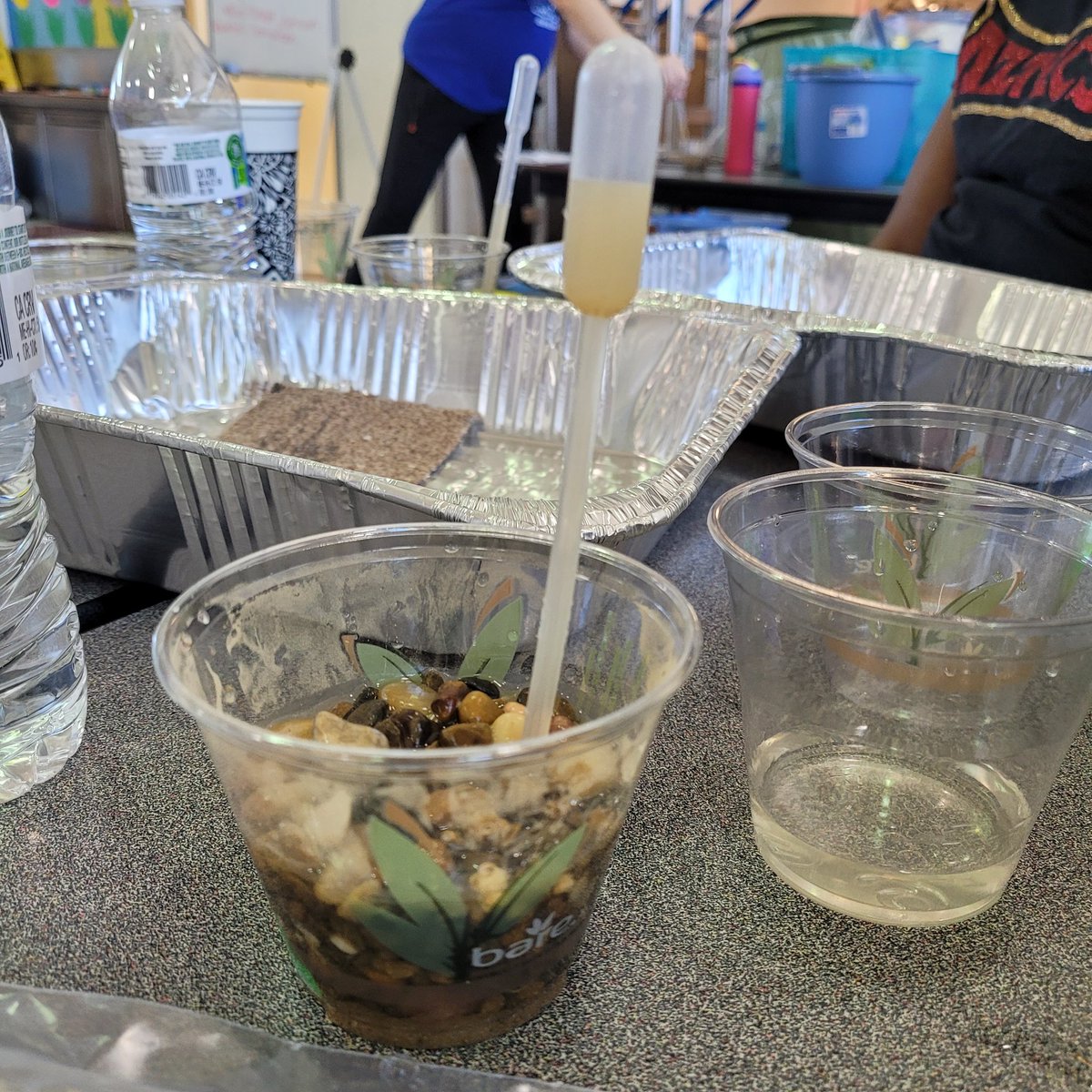 TheYuriEllett's tweet photo. Learning about Aquifers @DallasEEI @EspinozaBotello https://t.co/AOSY7x8zio