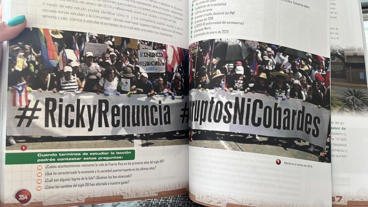 MLLLRepublicana's tweet photo. DESPIERTA BORICUA‼️ Así de asqueroso son los gobiernos en esta bendita isla 🙄 Aquí les presento el libro de Sociales de mi nieto en Cayey…Me da consuelo que ese mismo q supuestamente “botaron” los va a botar a ustedes cuando seamos #StatehoodPR y podamos cambiar esa historia 🖕🏻 https://t.co/N8nV1JUtib