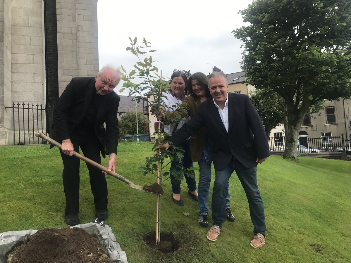 humefoundation's tweet photo. On the 2nd Anniversary of John Hume's passing, the Hume family and grandchildren were joined by Bishop Donal McKeown today to plant a Tree of Peace in honour of John & Pat Hume @steugenesderry. #johnhumeRIP #Peacemaker https://t.co/Mqix16VUYW