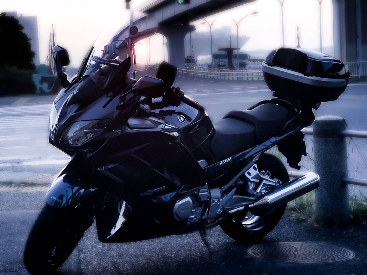 matu_darts's tweet photo. バイクのタイヤ交換しなきゃだなー
何にするか?迷い中
やっぱりロード6が良いのかなぁ?
#ダーツ #渋谷 #CROSSPOINT #VILLAS #TODOME #バー #朝まで営業 #飲み放題 #BATDARTS #テキサスホールデム #YAMAHA #FJR1300as https://t.co/NI2L8vf5nr