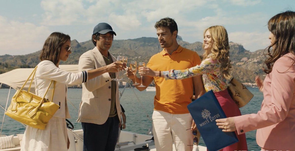 alloseriefr's tweet photo. 🏝️ La saison 2 de #TheWhiteLotus débutera en octobre. https://t.co/t7kXSUVYKB