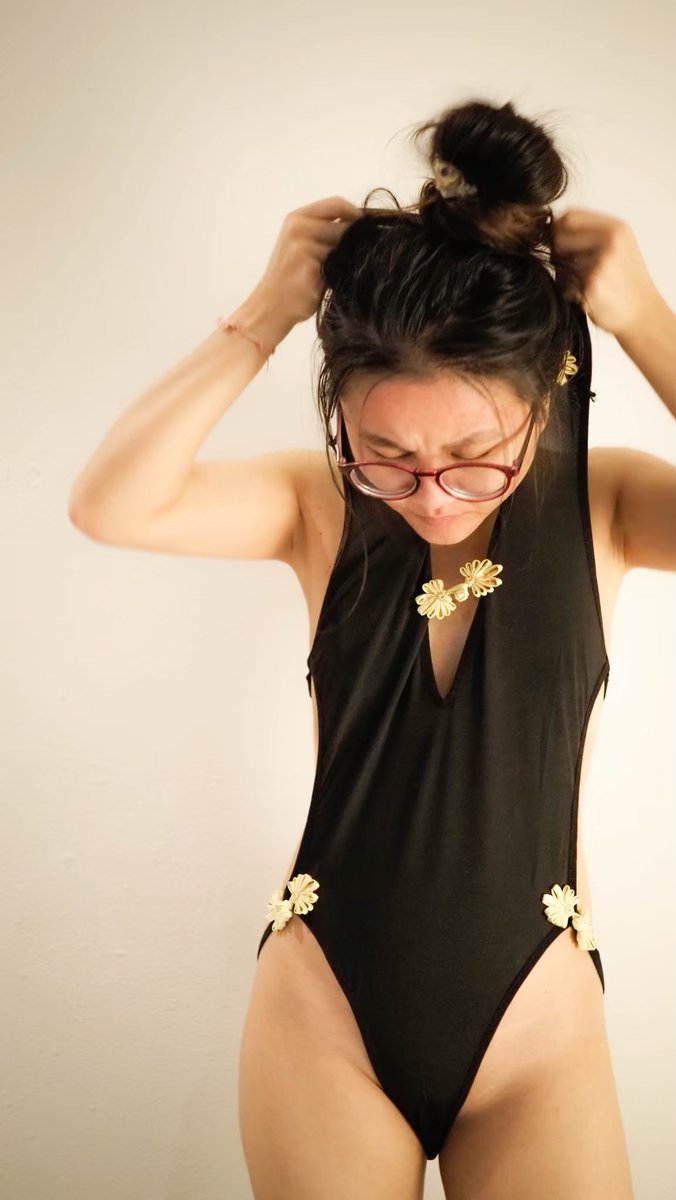 brownie_salted's tweet photo. I think this top was a little too small for me 😇 https://t.co/yD8tS0FbII