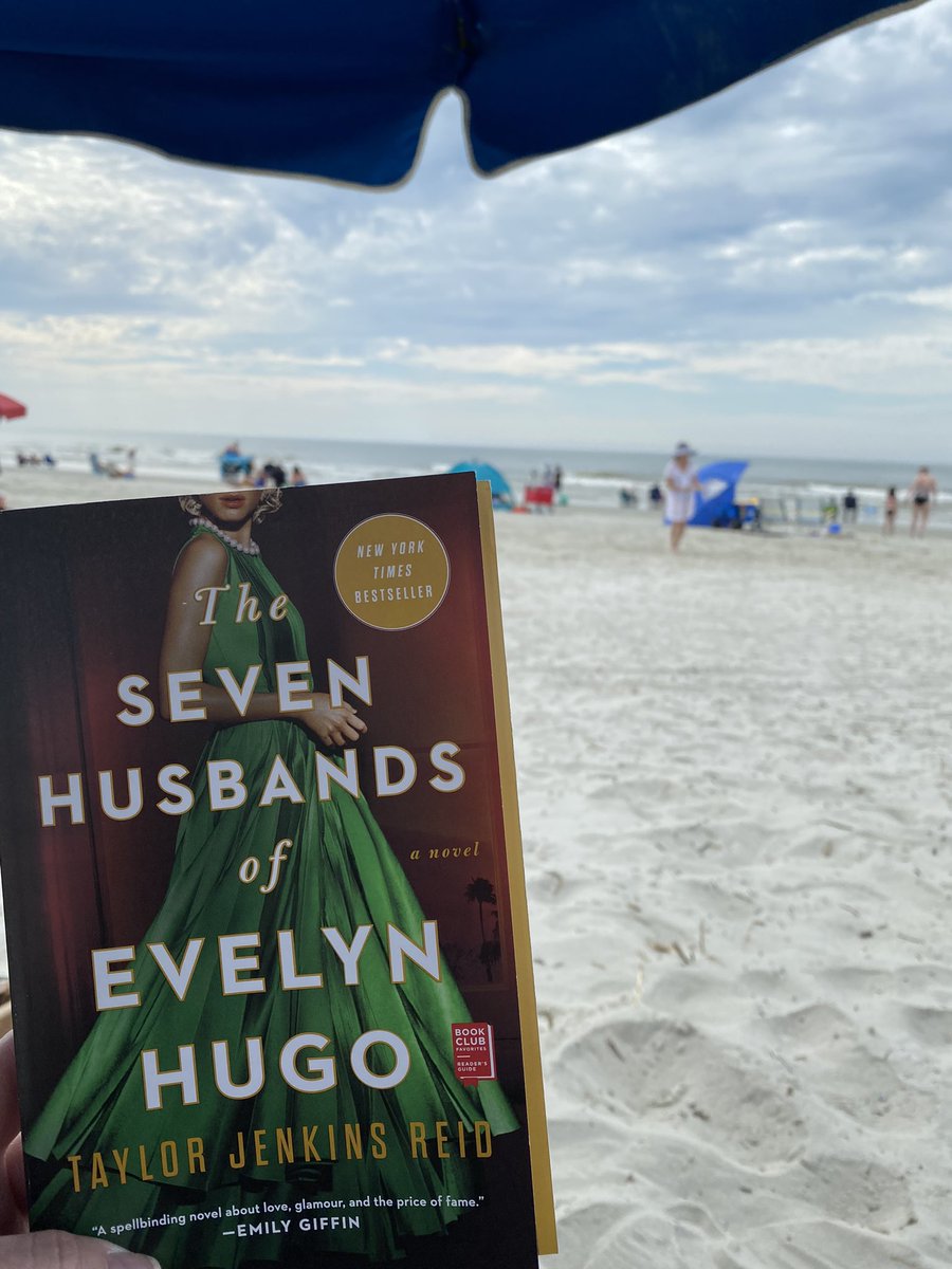 awombles's tweet photo. @CourtneyWombles knows me well. She gifted me with this fun read for a quick pre-fall semester beach trip. Highly recommend. 📚 https://t.co/M6pFy6BIQQ