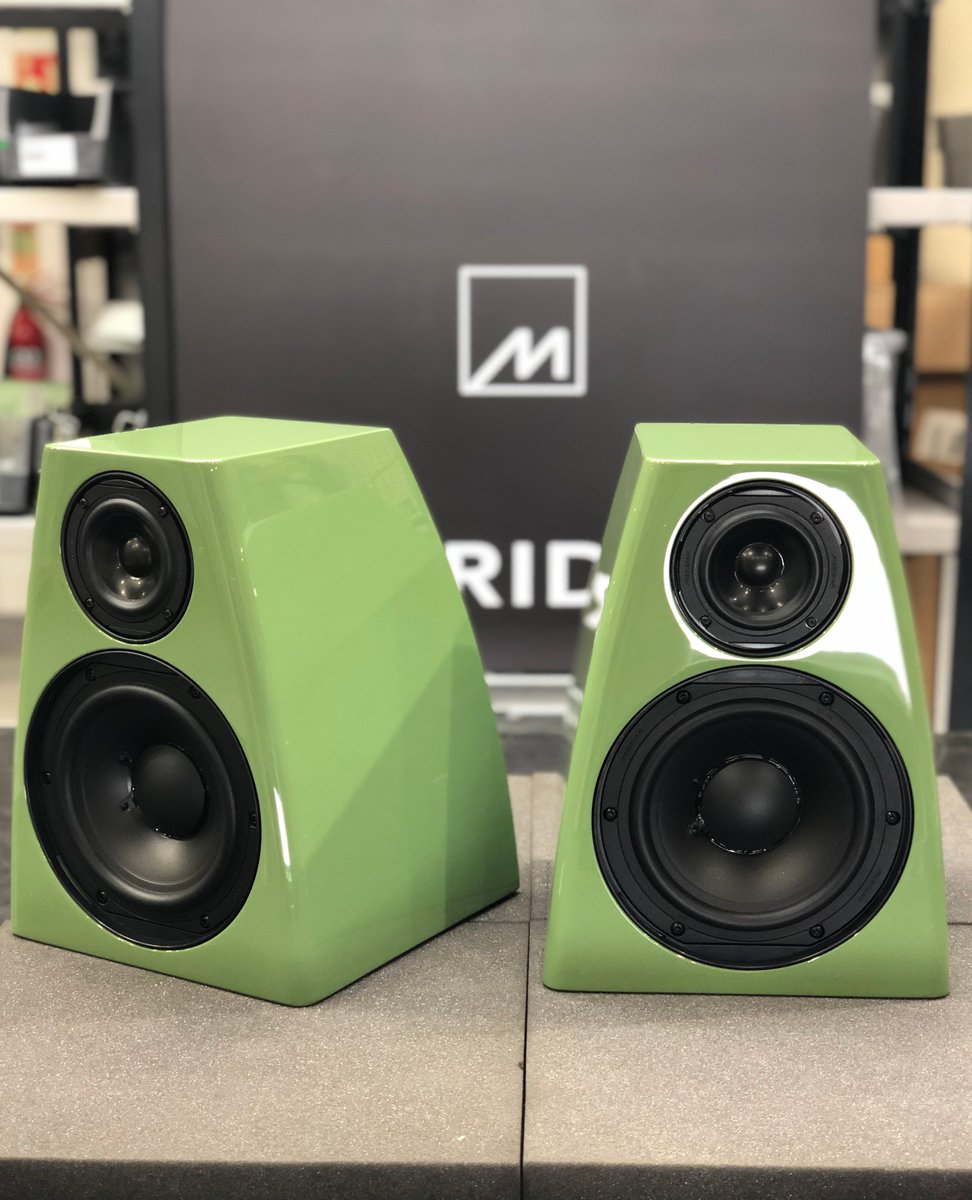 MeridianAudio's tweet photo. Small in Stature, Not Performance.
Seen here in a custom 'Reseda Green' our DSP3200 employs our award-winning DSP technologies with two integrated amplifiers, to deliver the atmosphere and emotion of a live performance straight into your home.
#MeridianSelect #HiResAudio https://t.co/pJnb3GcZvz
