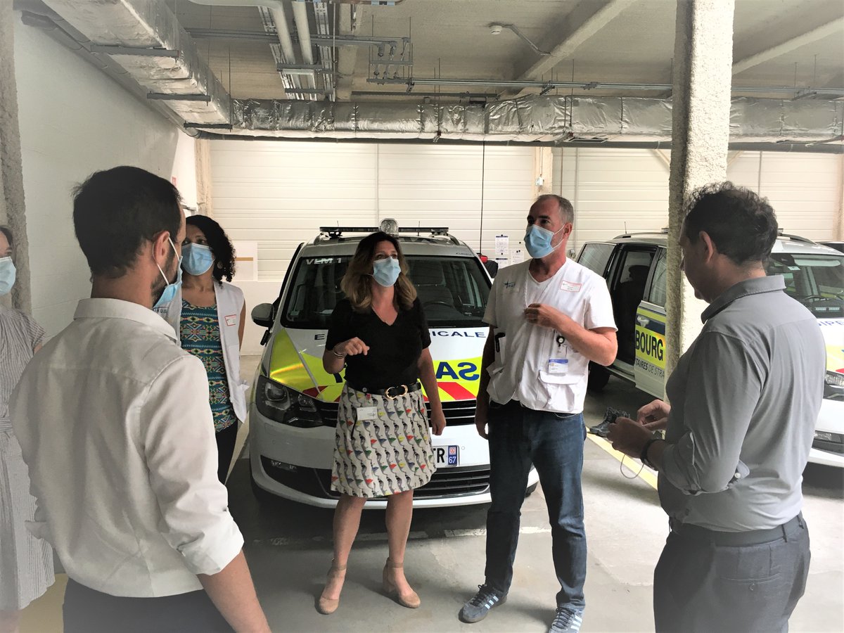 ars_grand_est's tweet photo. Visite ce matin dans les locaux du Centre de Réception et de Régulation des Alertes #CRRA15 et SMUR du #BasRhin par A.Bernay DGA @ars_grand_est et F.Charles DT #ARS67
#SAMU #regulationmedicale
#tensionsestivales https://t.co/dhqKshAwyj
