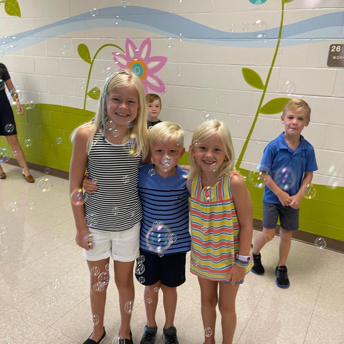 mbesmc's tweet photo. MBES is READY for our Eagles!#Firstdayofschool here we come! @MBES_Eagles https://t.co/yuxDziVMre